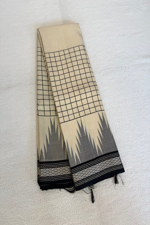 A Ivory Black Thread Kanjeevaram Saree_1