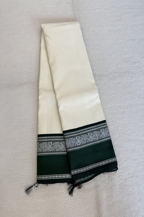 A White Green Thread Kanjeevaram Saree_1