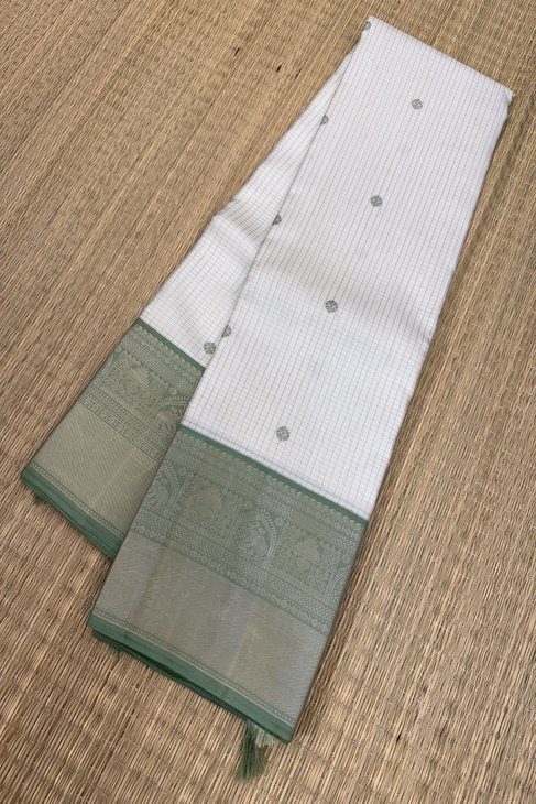 A White Light Olive Green Thread Kanjeevaram Saree_1